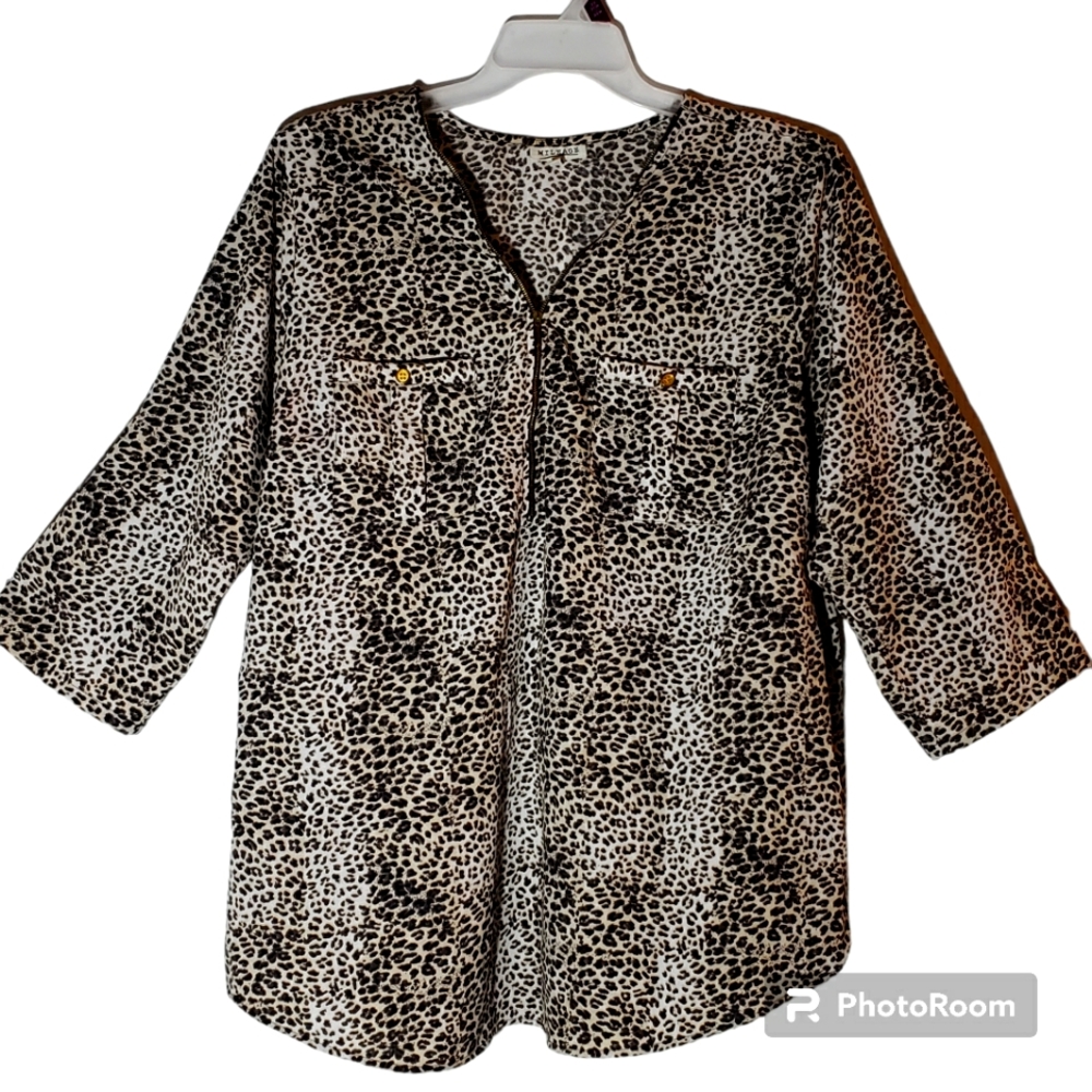 Mileage women's plus size 3X leopard print zip front pullover blouse.. 655